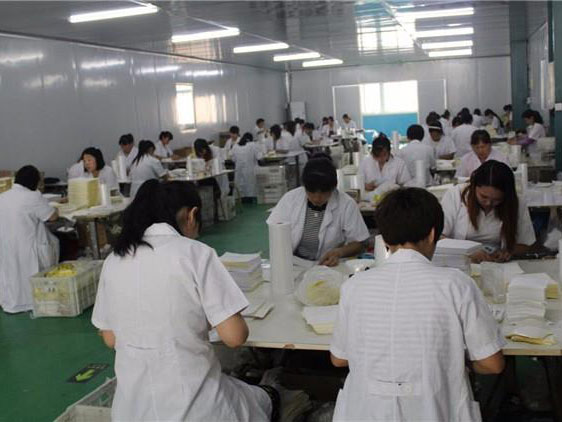 醫(yī)用透氣膠帶生產(chǎn)車間