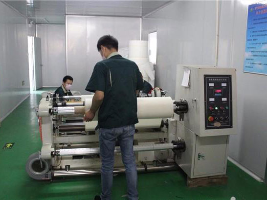 膏藥布廠家生產(chǎn)車間